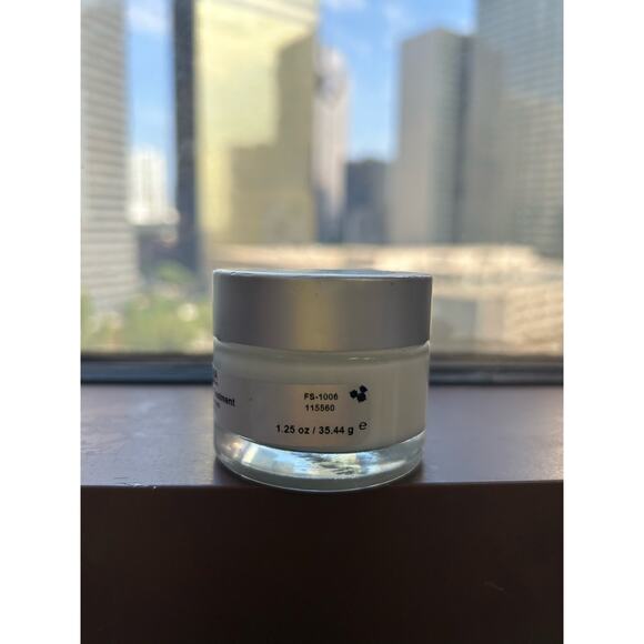 BIONOVA Acne + Acne Scar Treatment with UV Chromophores - Picture 6 of 6